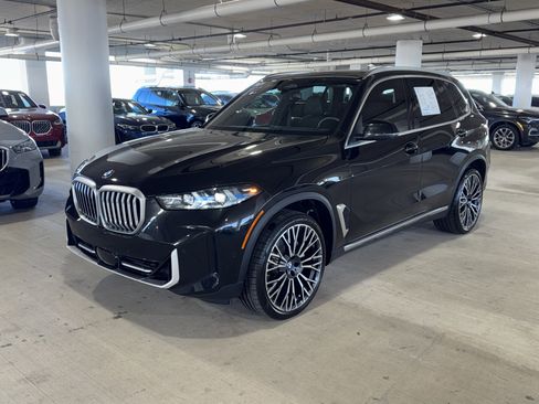 Certified 2025 BMW X5 sDrive40i w/ Climate Comfort Package image 4