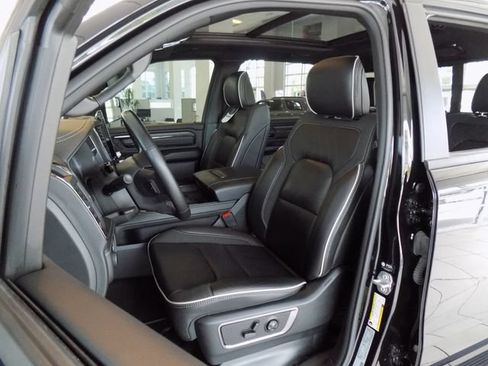 Used 2025 RAM 1500 Limited AWD/4WD image 33