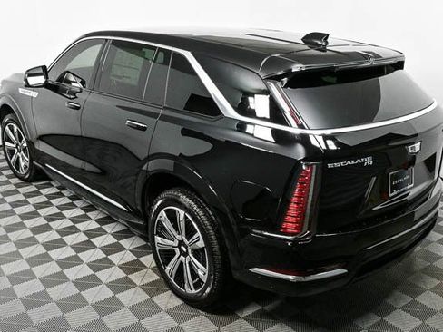New 2025 Cadillac Escalade IQ Luxury 2 image 26