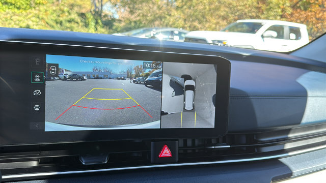 Used 2026 Kia Carnival SX FWD image 16