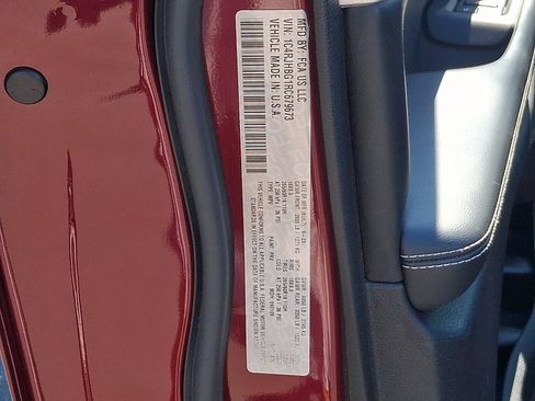Certified 2024 Jeep Grand Cherokee Limited AWD/4WD image 28