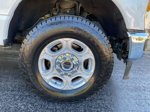 Used 2025 Ford F250 XLT w/ FX4 Off-Road Package AWD/4WD image 15