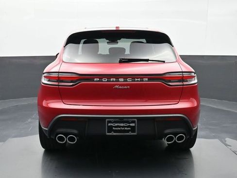 Certified 2025 Porsche Macan AWD/4WD image 18
