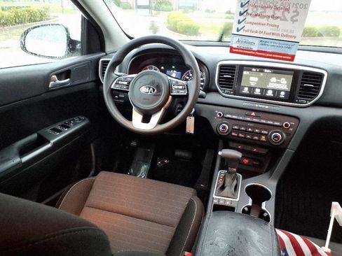 Used 2021 Kia Sportage LX w/ LX AWD Popular Package image 12
