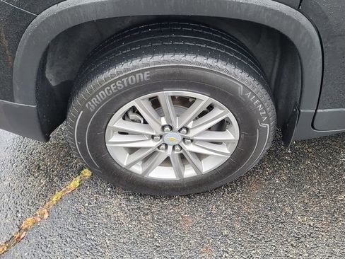 Used 2023 Chevrolet Traverse LT image 13