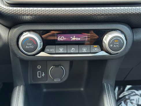 Used 2020 Nissan Kicks SV FWD image 23
