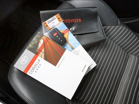 Used 2020 Toyota Corolla XSE image 27