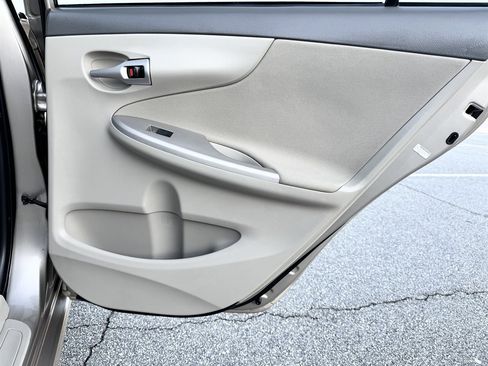 Used 2010 Toyota Corolla LE image 53