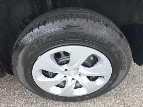 Used 2024 Toyota RAV4 LE image 6