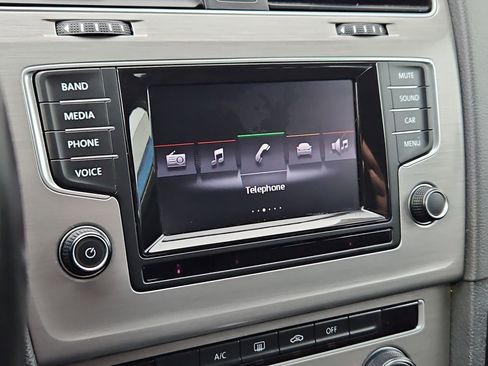 Used 2015 Volkswagen Golf TDI S image 19