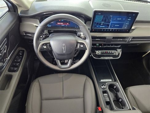 New 2026 Lincoln Corsair Premiere image 8