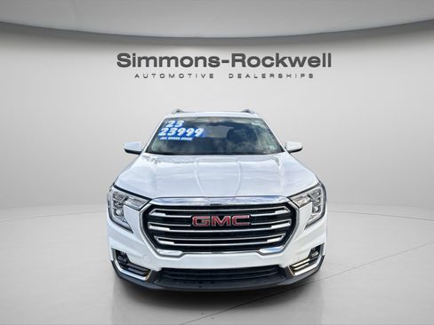 Used 2023 GMC Terrain SLT image 1