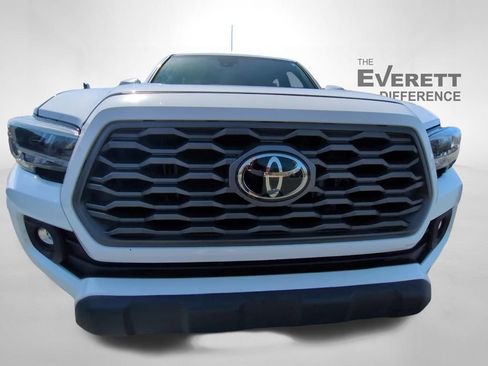 Used 2023 Toyota Tacoma TRD Off-Road w/ Technology Package image 2