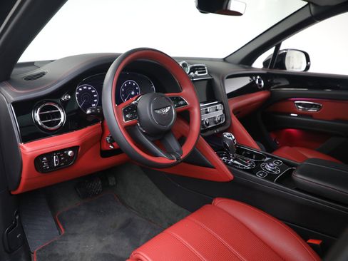 Used 2022 Bentley Bentayga AWD/4WD image 19