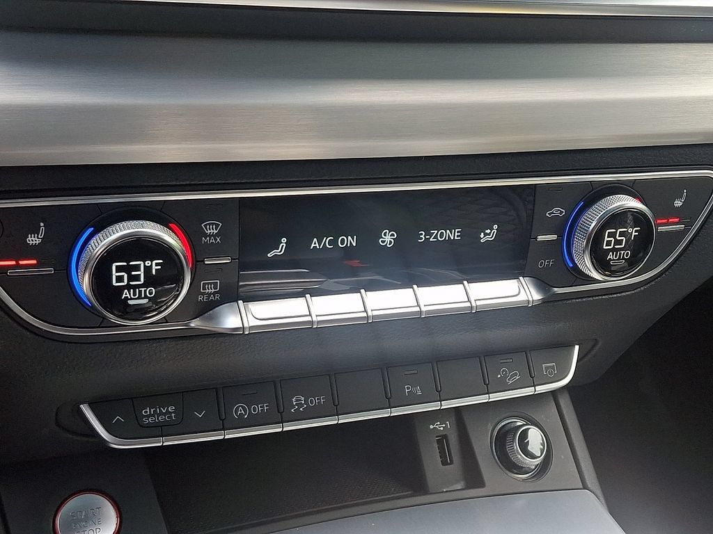 Used 2019 Audi SQ5 Premium Plus w/ Premium Plus Package AWD/4WD image 17