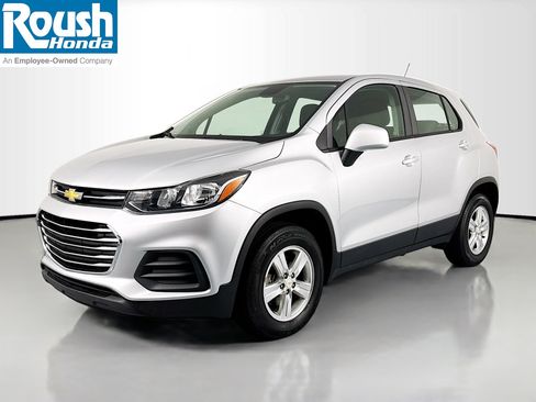 Used 2018 Chevrolet Trax LS AWD/4WD image 1