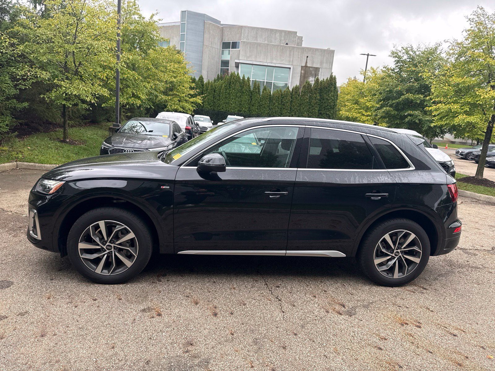 Used 2023 Audi Q5 2.0T Premium Plus AWD/4WD image 2