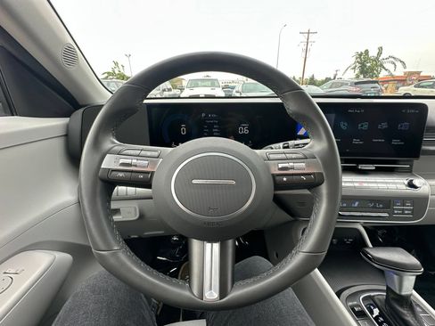 Used 2025 Hyundai Kona SEL AWD/4WD image 41