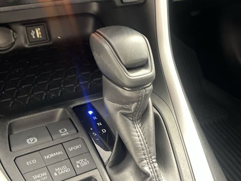 Used 2025 Toyota RAV4 XLE AWD/4WD image 23