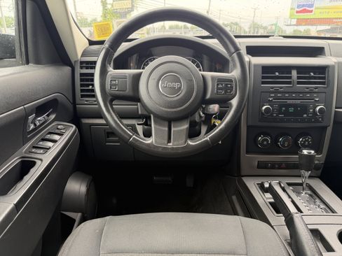 Used 2012 Jeep Liberty Sport w/ Popular Equipment Group AWD/4WD image 18