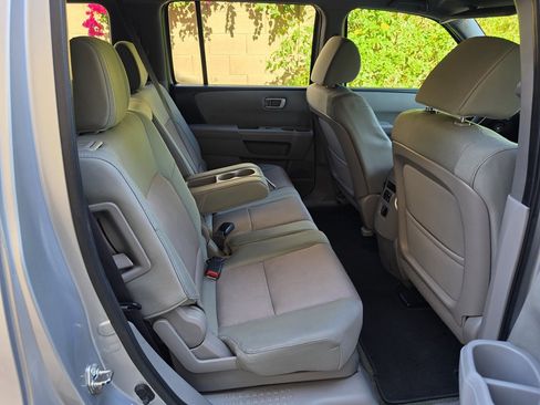 Used 2014 Honda Pilot EX image 32
