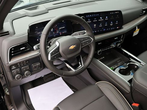 New 2025 Chevrolet Suburban Premier w/ Sun And Tow Package image 26