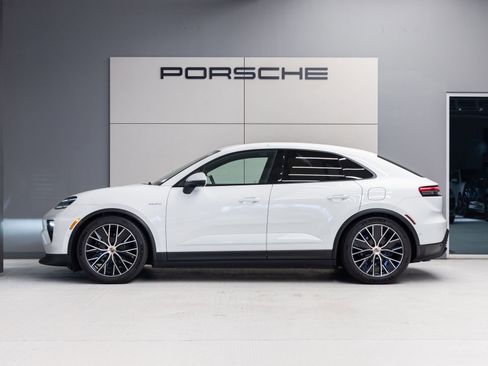 Certified 2026 Porsche Macan Electric RWD image 2