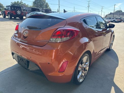 Used 2012 Hyundai Veloster w/ Style Pkg FWD image 5
