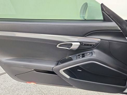 Used 2014 Porsche 911 Carrera S image 15