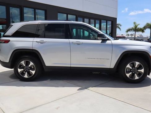 Used 2024 Jeep Grand Cherokee Limited 4xe AWD/4WD image 2