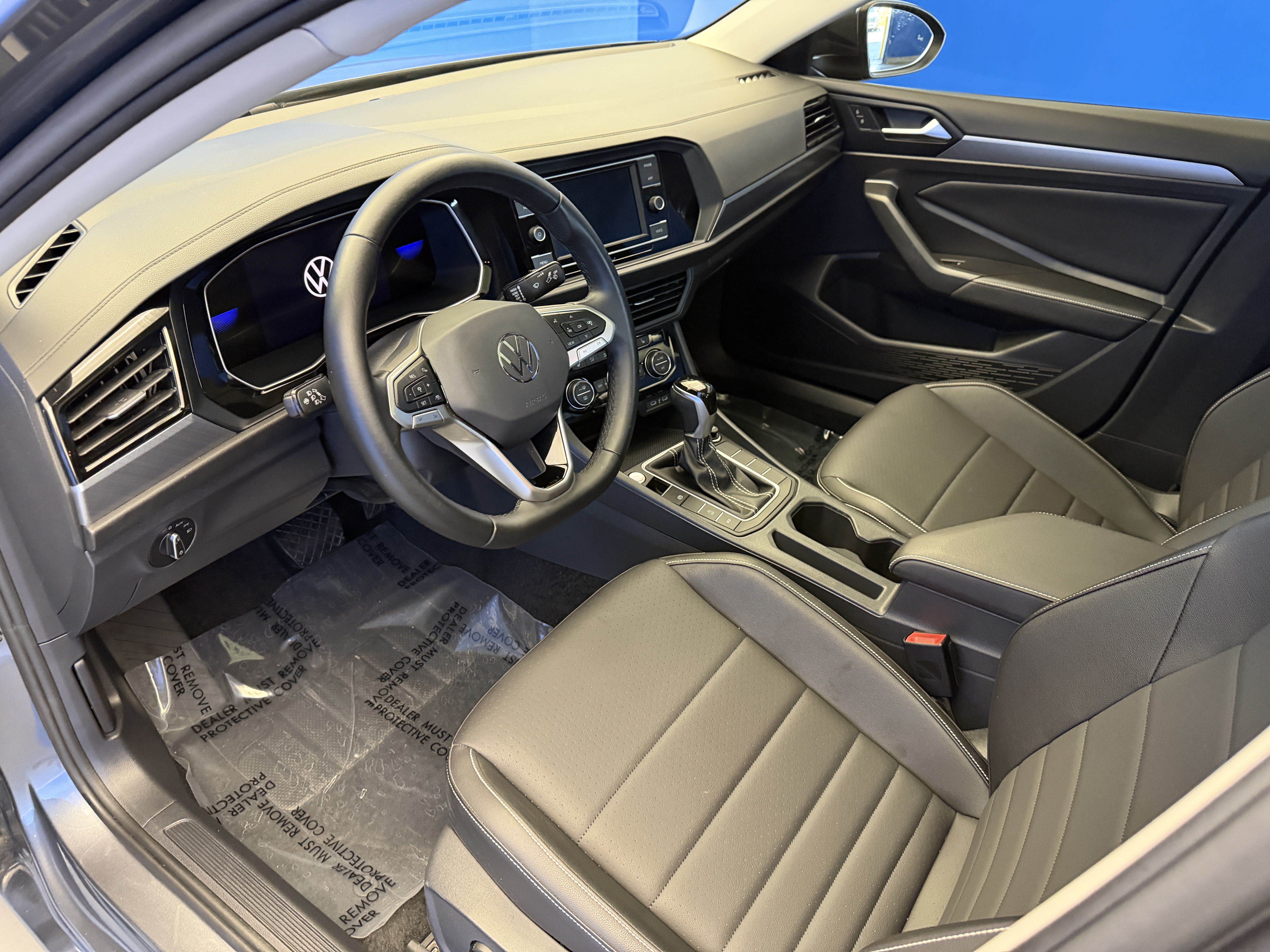 Used 2024 Volkswagen Jetta SE w/ Panoramic Sunroof Package FWD image 11