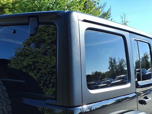 Used 2022 Jeep Wrangler Unlimited Rubicon 4xe w/ Cold Weather Group image 28