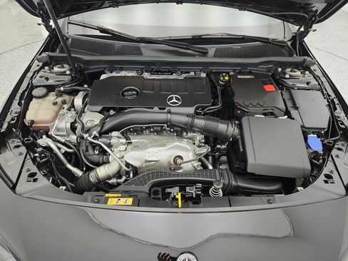 Used 2023 Mercedes-Benz CLA 250 image 17