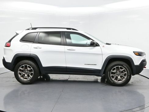 Used 2022 Jeep Cherokee Trailhawk w/ Premium Leather Package AWD/4WD image 8