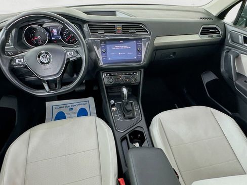 Used 2019 Volkswagen Tiguan SE w/ Panoramic Sunroof Package FWD image 29