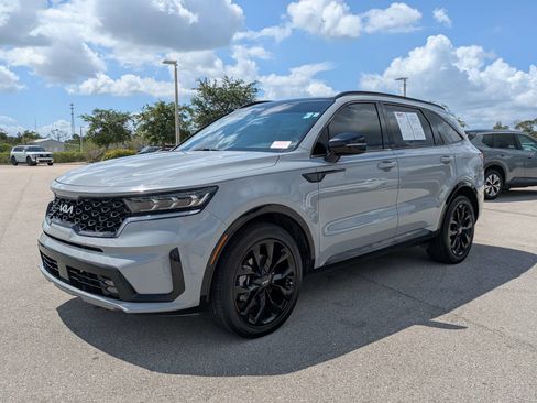Certified 2022 Kia Sorento SX FWD image 9