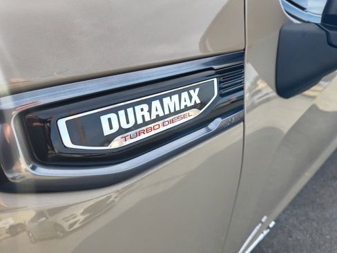 Used 2022 GMC Sierra 1500 AT4 w/ AT4 Preferred Package image 9