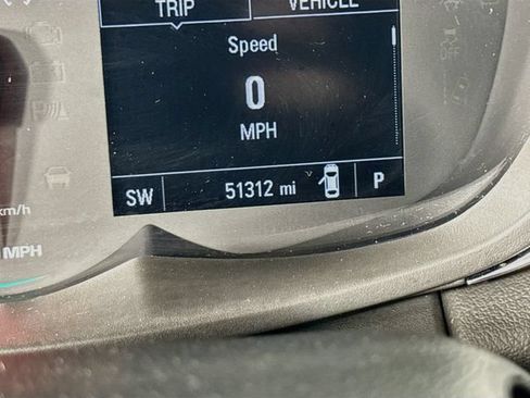 Used 2022 Chevrolet Trax LT w/ LT Convenience Package AWD/4WD image 13