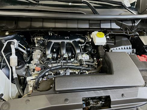 Used 2023 Nissan Pathfinder SV image 34