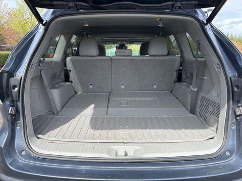 Used 2019 Toyota Highlander XLE image 21