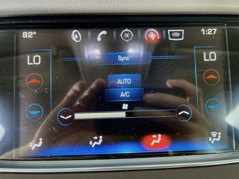 Used 2018 Cadillac XT5 Luxury w/ Driver Awareness Package FWD image 19