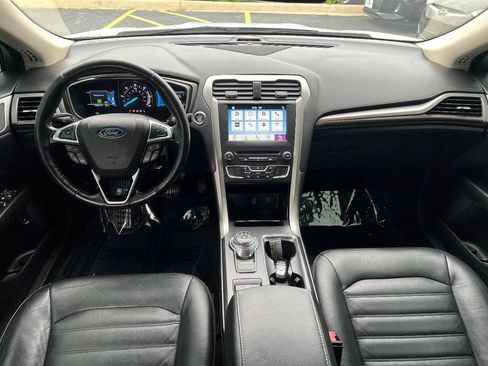 Used 2018 Ford Fusion SE w/ Equipment Group 602A FWD image 29