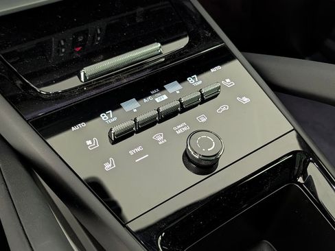 New 2026 Porsche Cayenne image 33