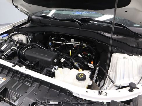 Used 2023 Ford Explorer XLT w/ Equipment Group 202A AWD/4WD image 13