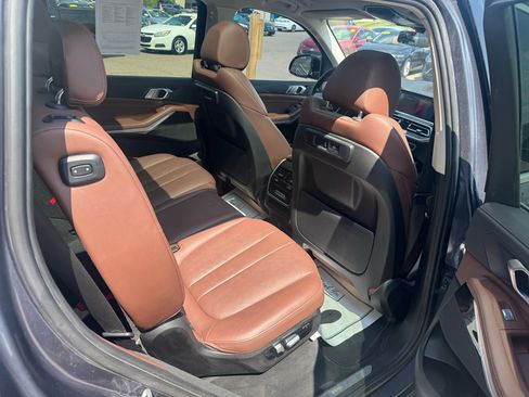 Used 2021 BMW X7 xDrive40i w/ Parking Assistance Package image 12