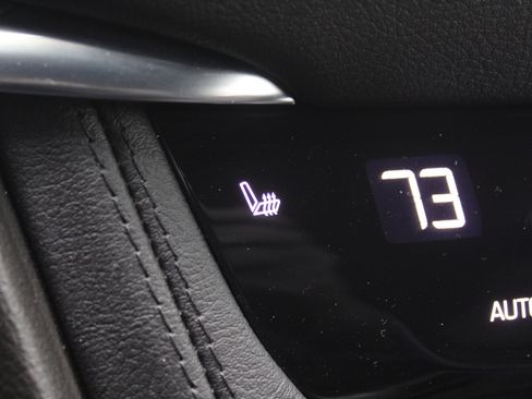 Used 2025 Cadillac XT5 Luxury image 17