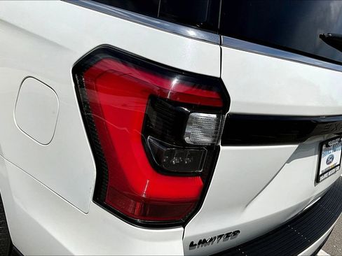 Used 2020 Ford Expedition Limited w/ Equipment Group 303A AWD/4WD image 22