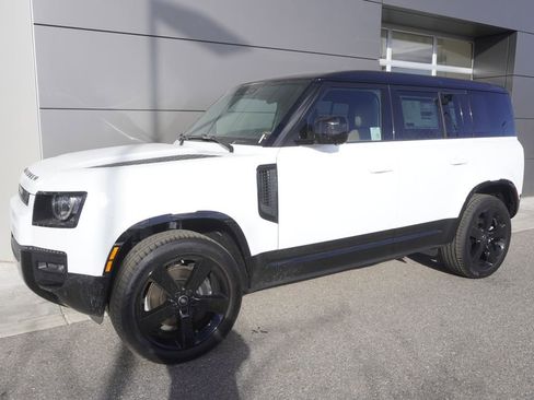 New 2025 Land Rover Defender 110 X-Dynamic SE image 3