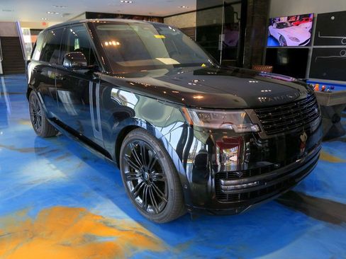 Used 2025 Land Rover Range Rover SE AWD/4WD image 39