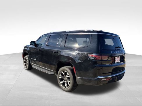 Used 2024 Jeep Wagoneer Series III image 3
